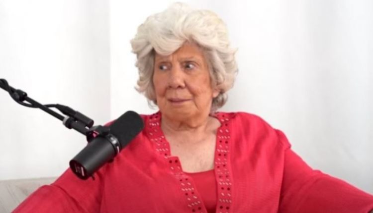 Nanny Faye Will Be In New Chrisley Family Show – Unlocked – YouTube