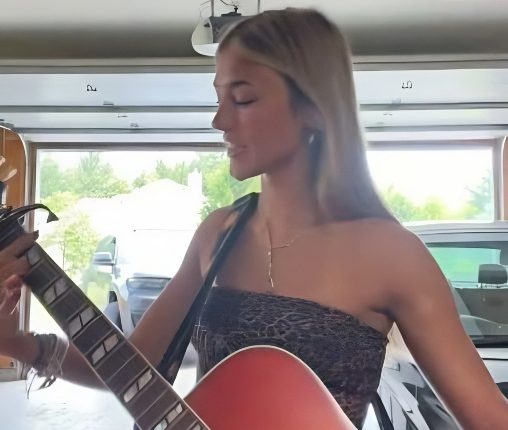 Nora Brooke sings an tags Gavin Adcock – TikTok
