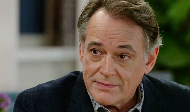 Joey Armstrong (Jon Lindstrom)