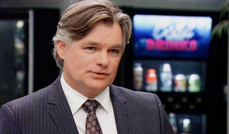 Ezra Boyle (Daniel Cosgrove)