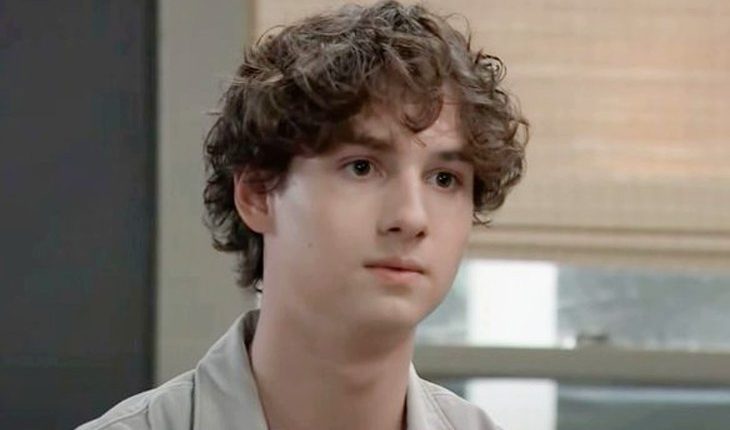 Rocco Falconeri (Finn Carr)