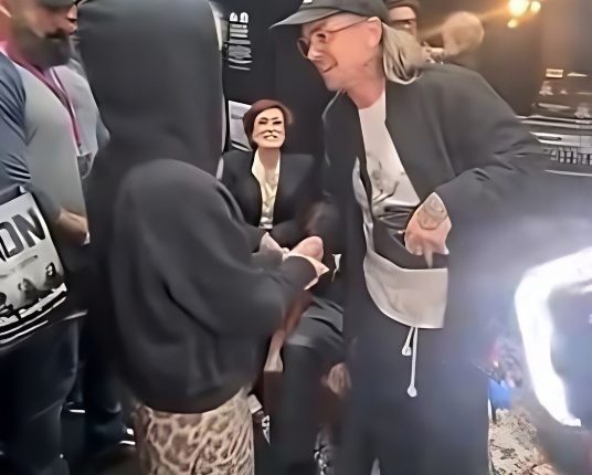 Sid Proposes to Kelly – @altnationet – YouTube