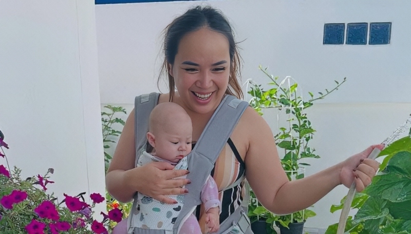 90 Day Fiance Star Annie Suwan With Minthira - Instagram