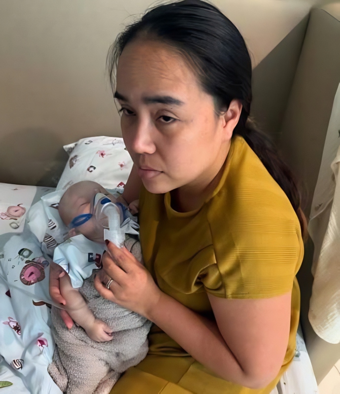 Annie was exhausted when Minthira got sicker - Instagram