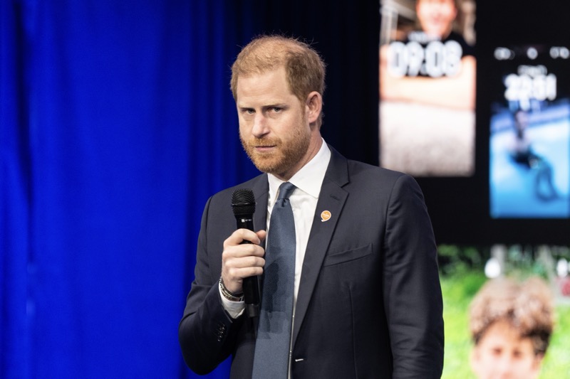 Desperate Prince Harry Wants To Spill Even More Dirt About The Royals