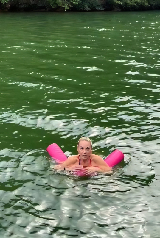 Swimming with friends - TikTok