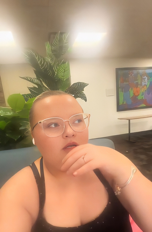 Alana seems so mature studying in college - TikTok