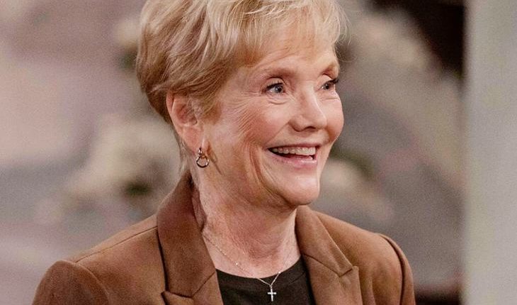 Veronica Ronnie Bard (Erika Slezak)