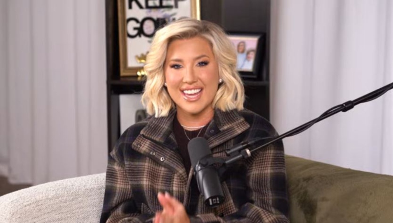 Chrisley Knows Best alum Savannah Chrisley will be on The View - Via Unlocked - YouTube