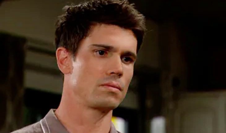 John Finnegan (Tanner Novlan)