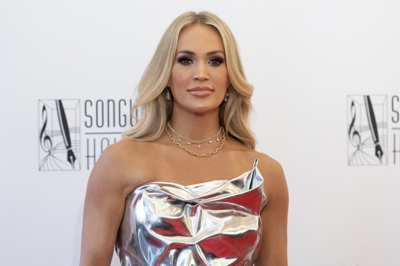 Carrie Underwood Back on American Idol And Better Than Ever