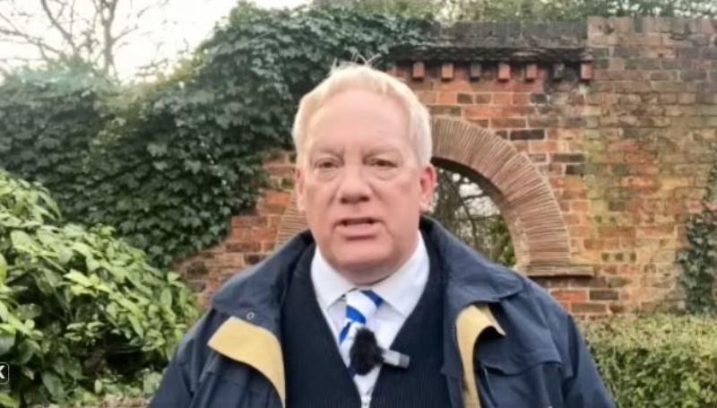 Neil discusses Harry and the royal family - By Royal Appointment - YouTube