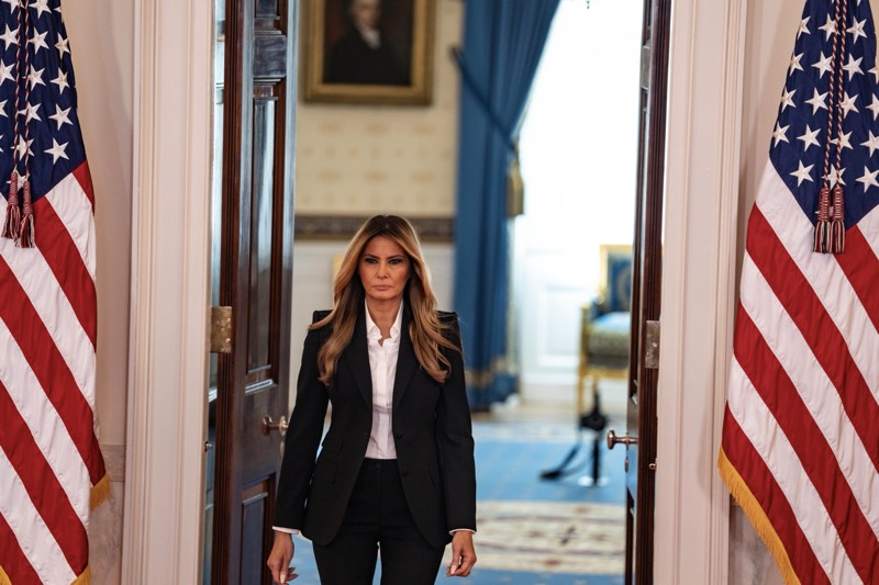 Critics Are Puzzled Over This Melania Trump Mystery
