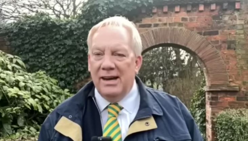 Sean discusses William, Eugenie, and Meghan - Daily News Headlines - YouTube