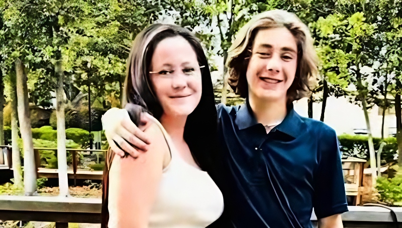 Teen Mom star Jenelle Evans with her son Jace Evans - Instagram