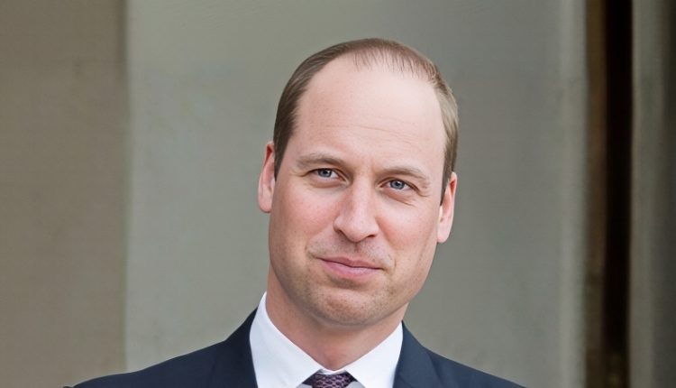 Prince William led his family to the Easter Service – YouTube