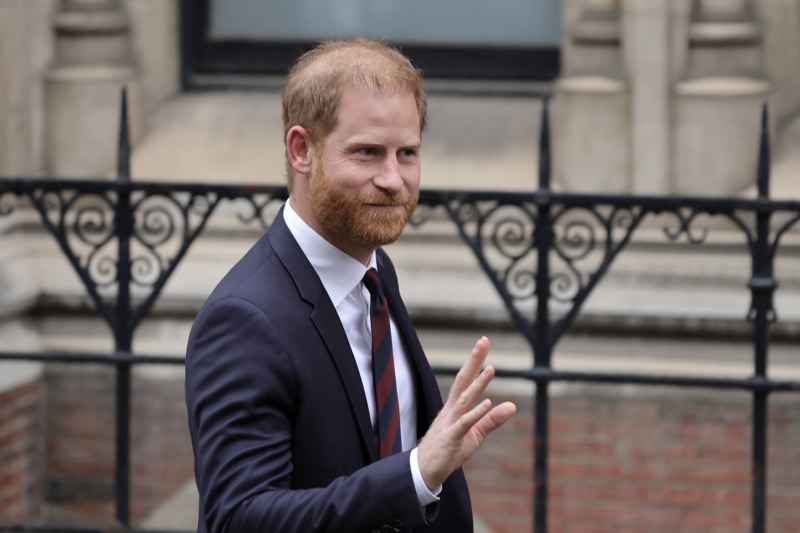 Prince Harry Is Jealous Of Prince William’s Band Of New Brothers
