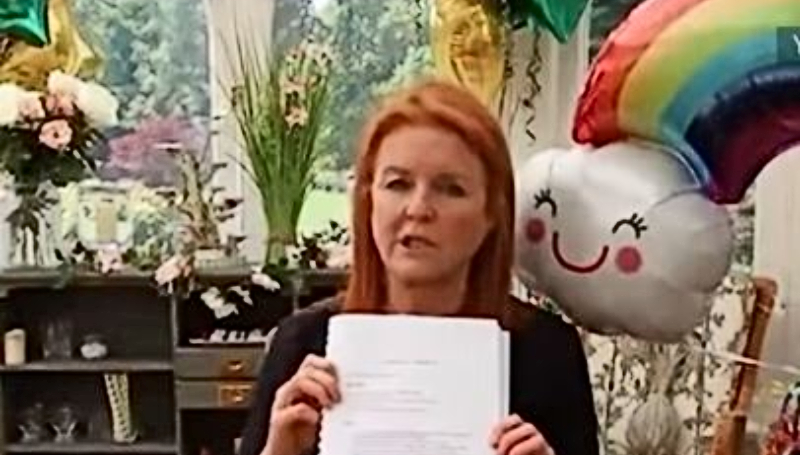 Sarah keeps very quiet - via The List YouTube